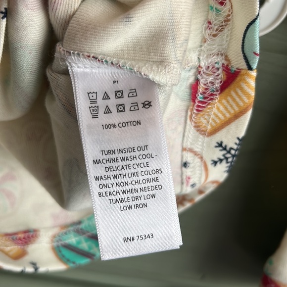 Jingles & Joy Christmas Pajama Top 3T - Picture 4 of 4